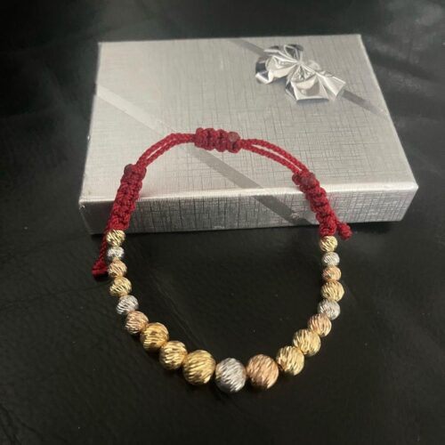 Red bracelet woven with beads - Image 2