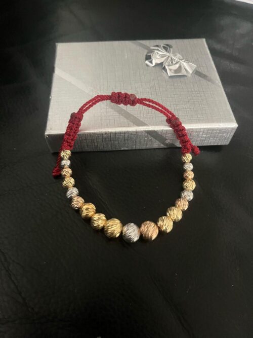Red bracelet woven with beads - Image 3